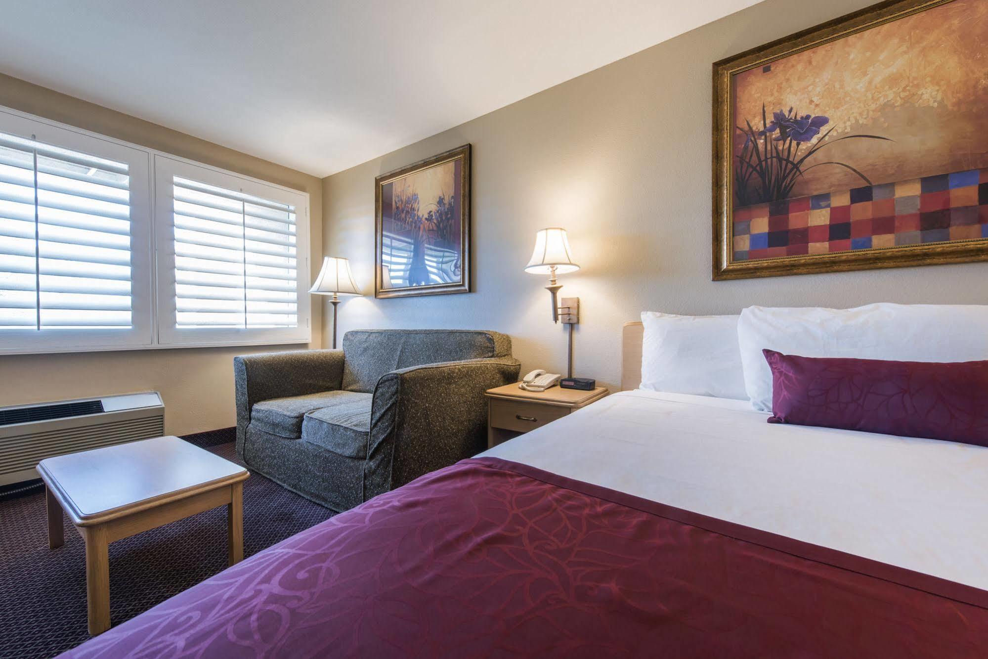 Grand Vista Hotel Simi Valley Exteriér fotografie